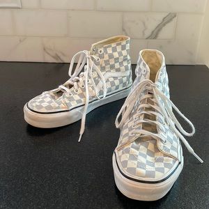 High top Vans skater shoes in size 9 womens